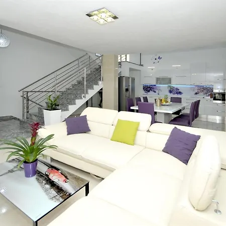 Marina Villa